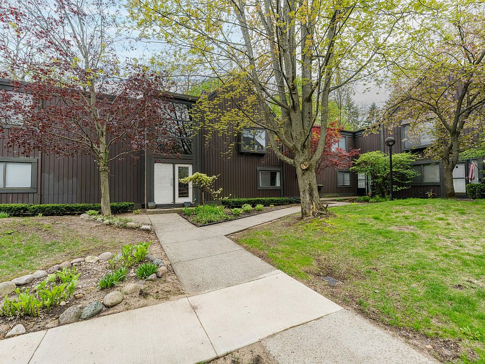 1st image of 114 Lanark Ct APT C