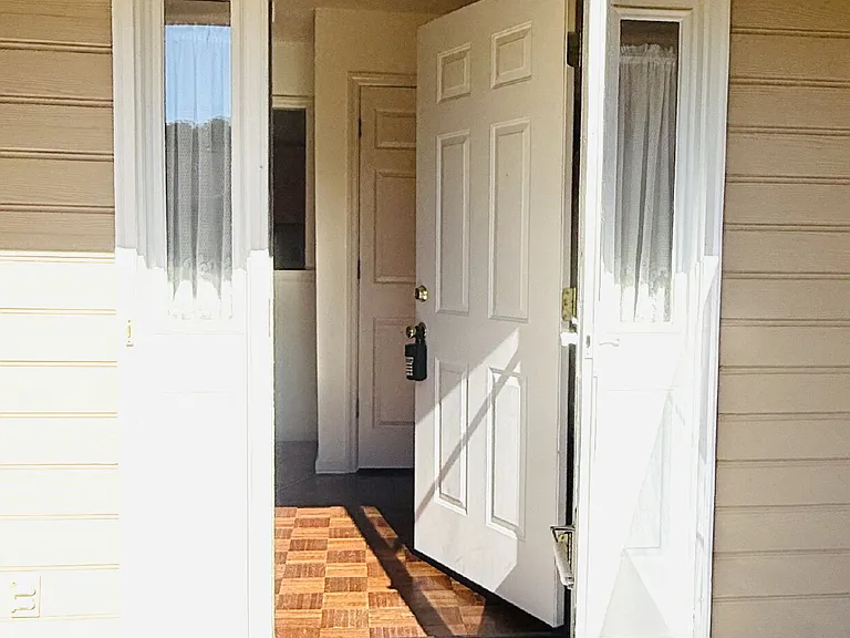 3324 Donnett Ct — Photo 2