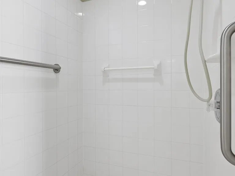 2070 Thornhill Dr — Photo 14