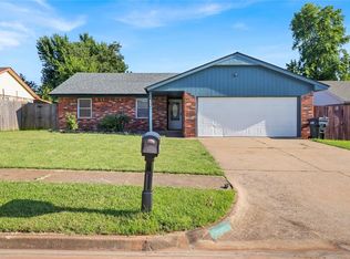 1204 SE 8th St, Moore, OK 73160