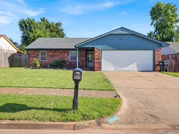 1204 SE 8th St, Moore, OK 73160