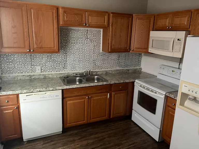 311 W Pierce St #A — Photo 9