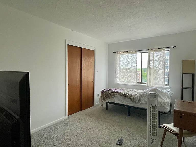 382 Massachusetts Ave — Photo 34