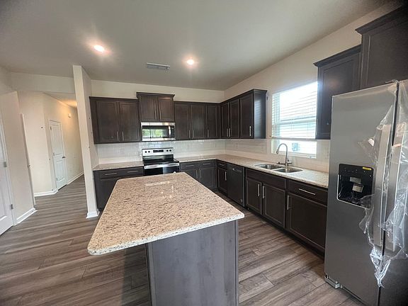 4th image of 1721 Luna Way