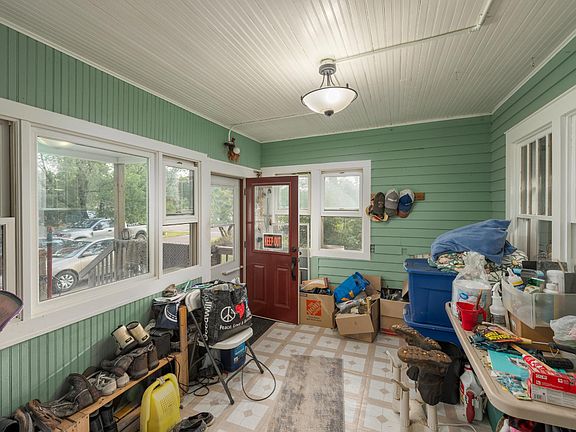 5th image of 302 E Pine St