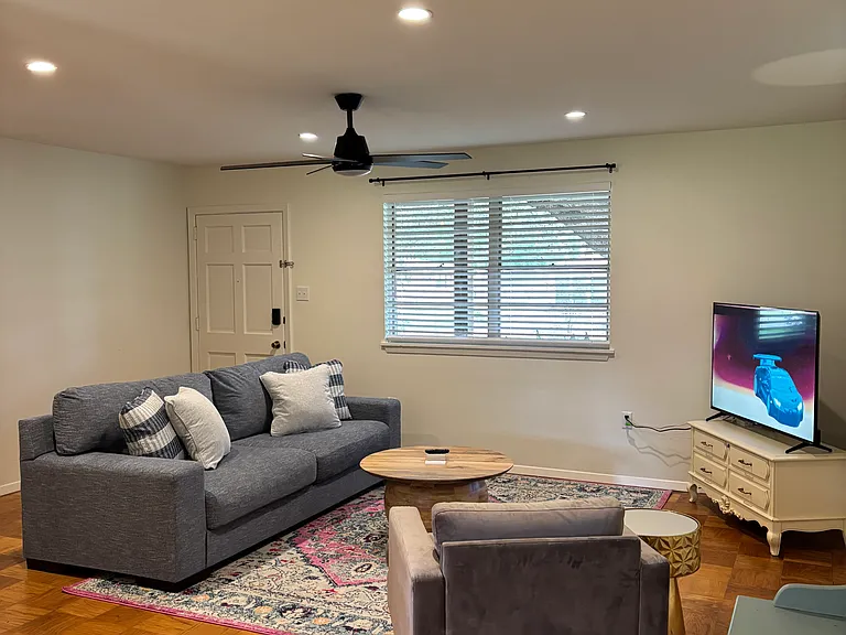 824 Highland Park Dr — Photo 2