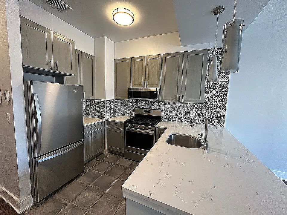 1st image of 25-34 Steinway St #2-B