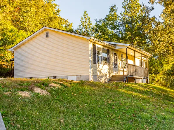 164 Thoroughbred Dr, Tunnel Hill, GA 30755