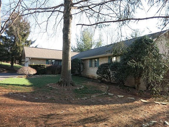 4th image of 206 Tinker Mountain Dr