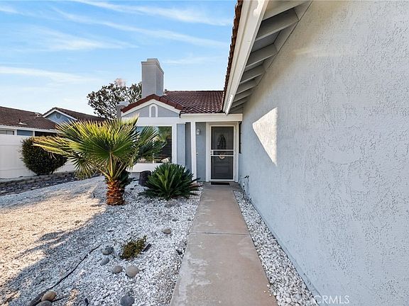 3rd image of 39427 Canyon Rim Cir