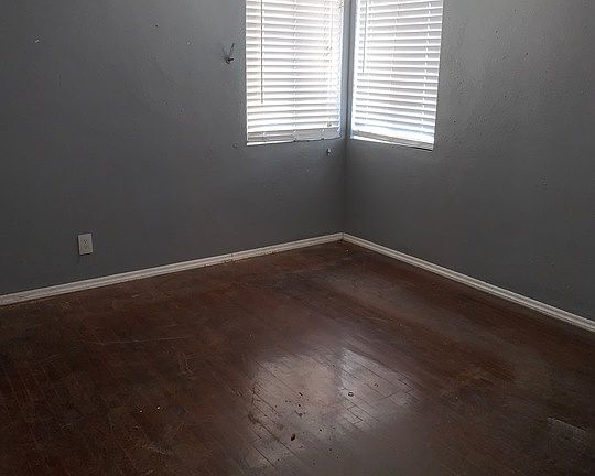 3rd image of 247 E 119th St