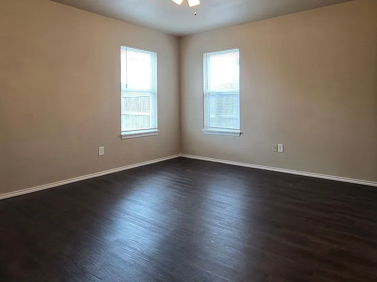 503 E Rice St — Photo 15