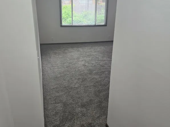 Greenspan Apartments - Schwalb Realty, 621 N 48th St APT 8, Omaha, NE 68132