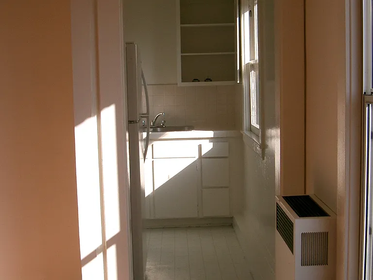 51 Rose Ave — Photo 4