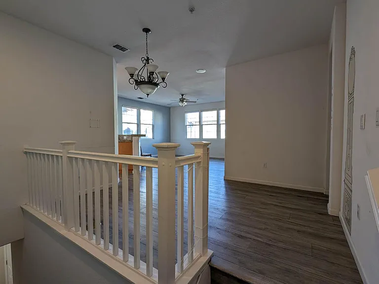 1815 Nancy Ln — Photo 5