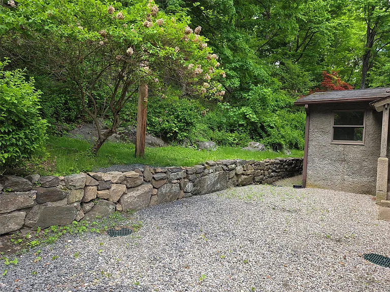 7 Stone Ridge Rd — Photo 33