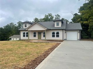 405 E South 4th St, Seneca, SC 29678