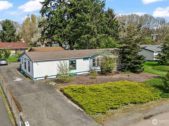 2nd image of 501 203rd Street Ct E