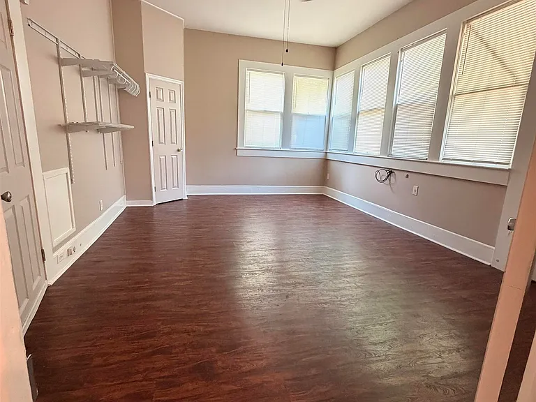 3017 Ensley Ave — Photo 8