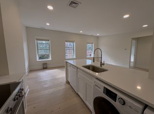 1703 Green St APT 6, Philadelphia, PA 19130