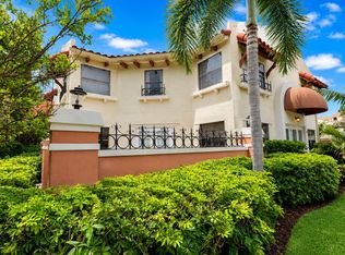 13 Uno Lago Dr, Juno Beach, FL 33408