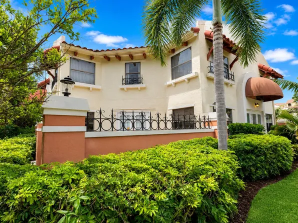 13 Uno Lago Dr, Juno Beach, FL 33408