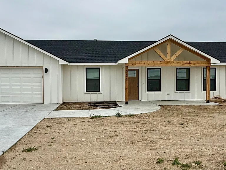 765 N Kansas Ct — Photo 3