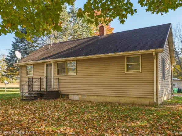 8522 N M 52, Henderson, MI 48841