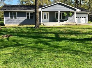 7 Haley Dr, Hillsboro, IL 62049