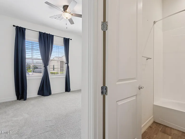 11249 N Blakely St — Photo 19