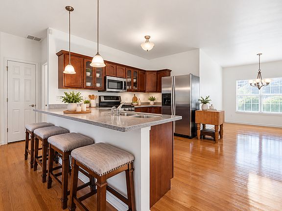 3rd image of 21140 Coventry Cir