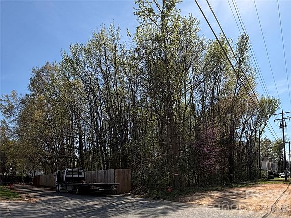 3rd image of 5340 Nevin Rd