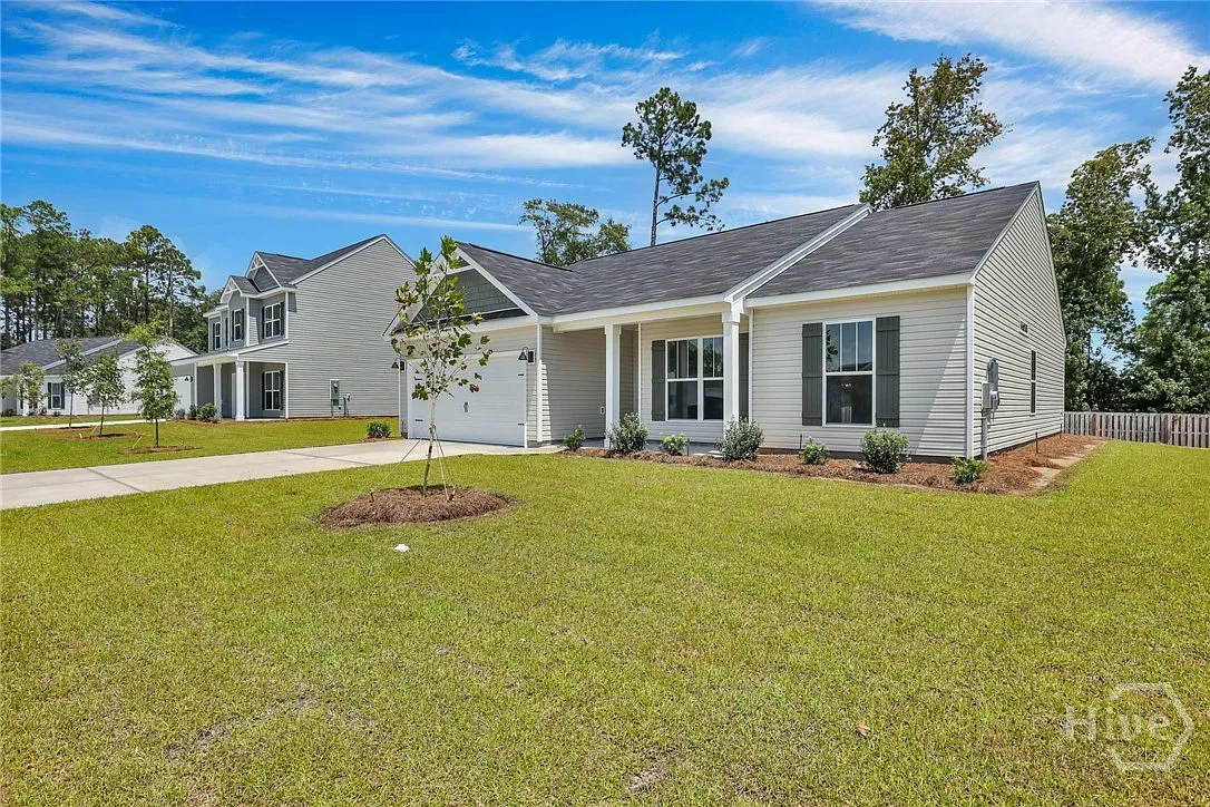 3 bed, 2.0 bath, 1662 sqft, $2,400 — Photo 3