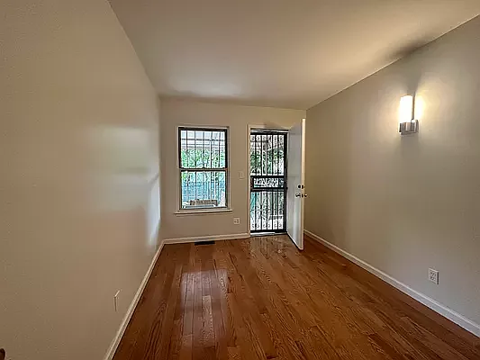 Rented by Friedman Mayer, LREB | media 13