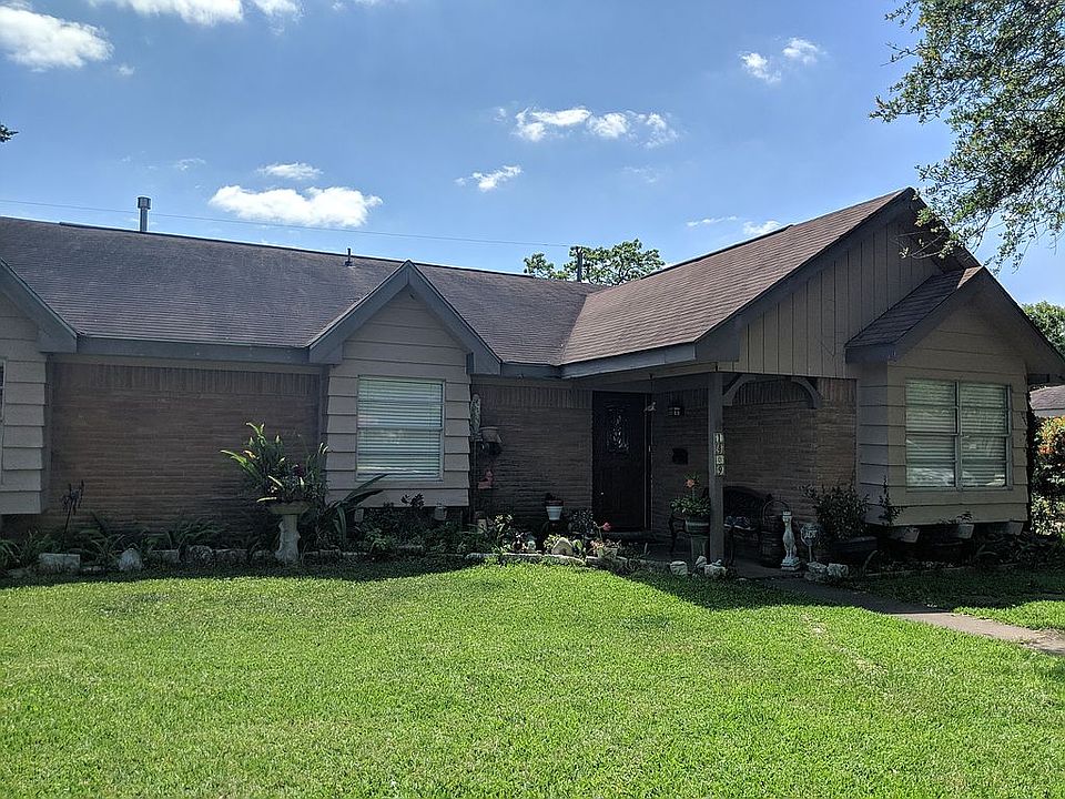 2nd image of 1409 Brookwood Ct