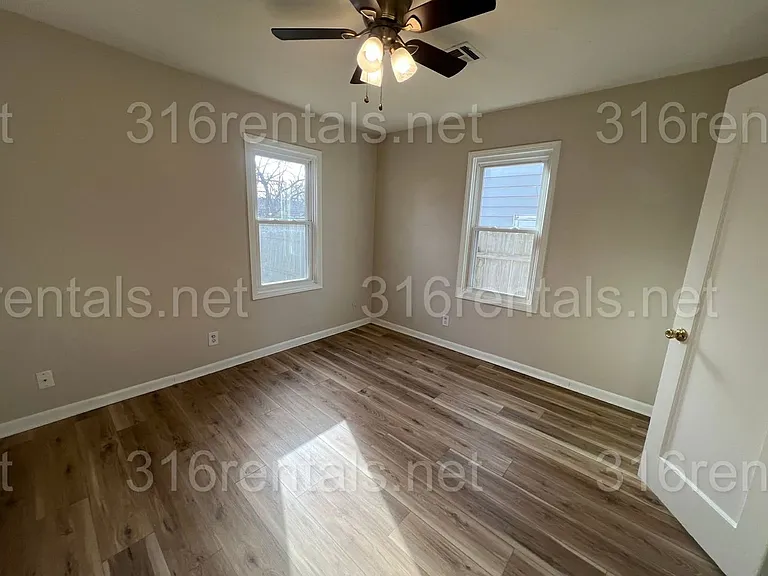 806 S Beverly Dr — Photo 6