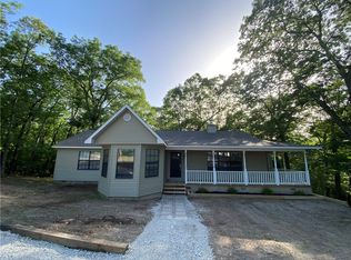 18 Cherokee Pl, Holiday Island, AR 72631