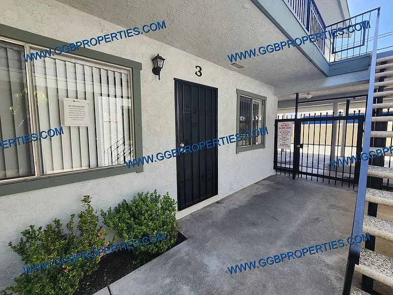 1050 E Harding St — Photo 17