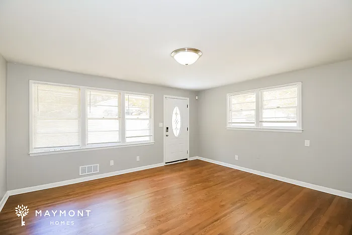 8542 Taylor Rd — Photo 5