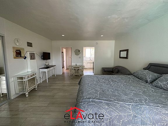 4th image of 240 S Doheny Dr #4dfc206e4
