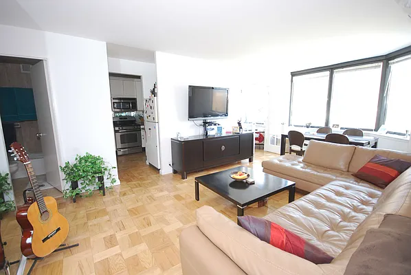 Rented by Luxury Habitat | media 75