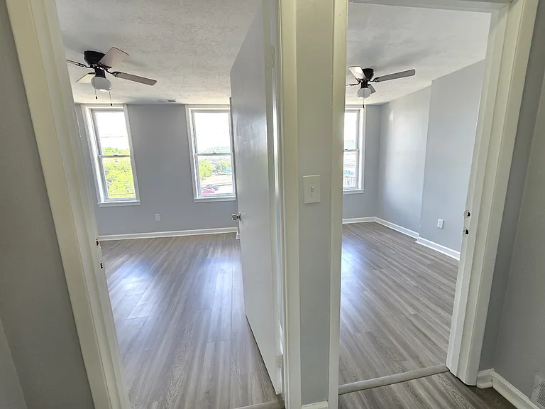 1906 Monongahela Ave #4 — Photo 16