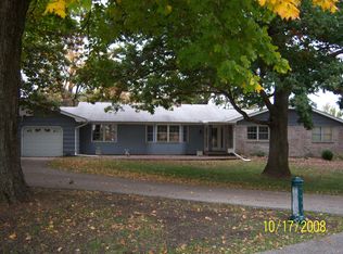 1994 Highwoods Rd, Washington, IL 61571