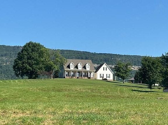3rd image of 115 Main St
