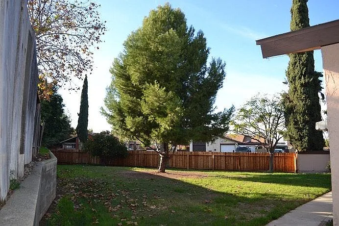 1235 Page Cir — Photo 2