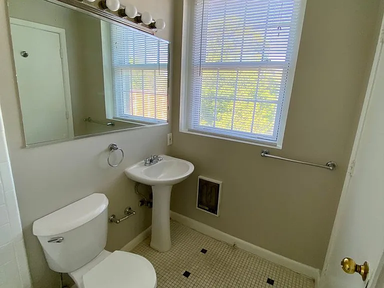 Andrews Court — Photo 9