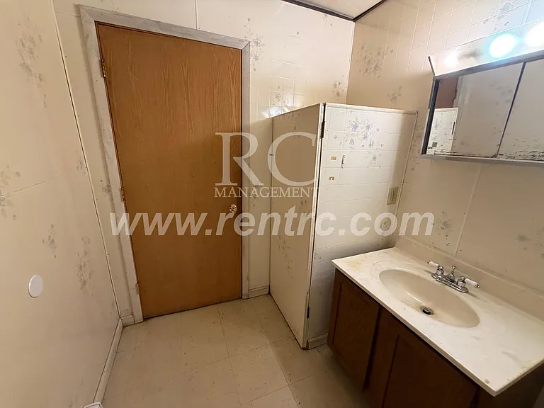 1307C Lape St — Photo 4