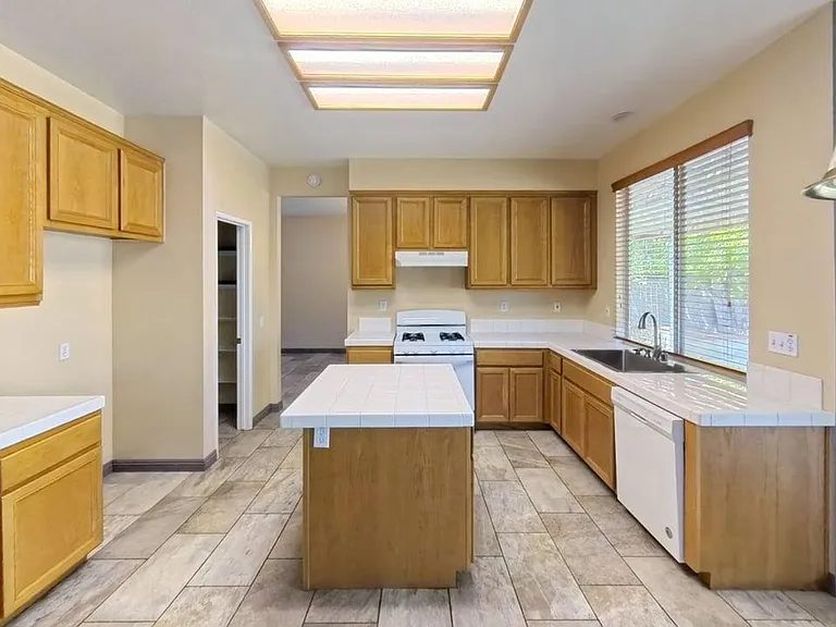 37978 Spur Dr — Photo 5