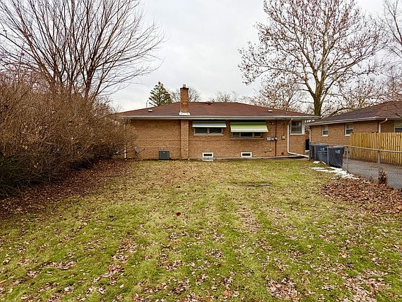 3rd image of 16428 Greenwood Ave