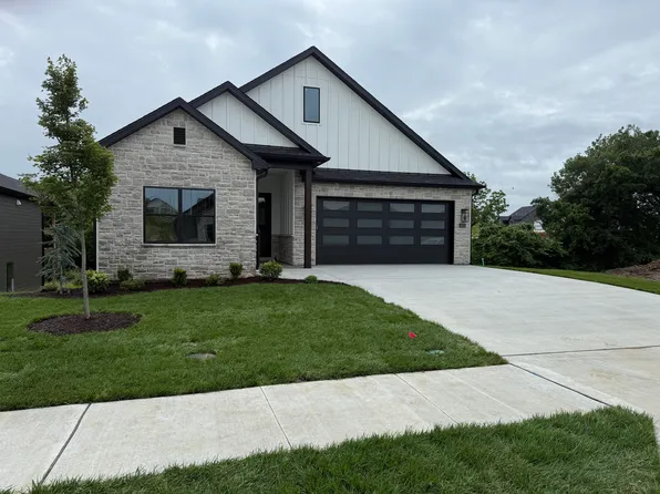 5212 Whisper Dr, Columbia, MO 65203